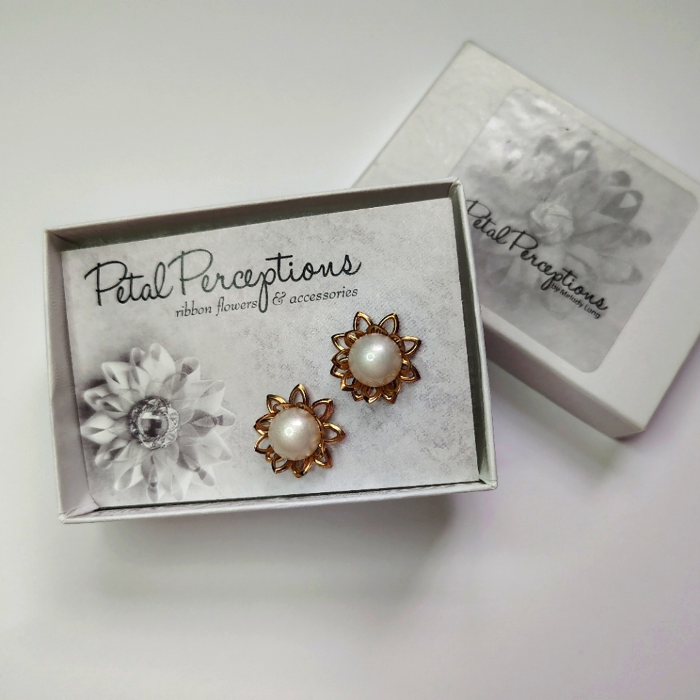 Petal Perceptions Pearl Earrings
